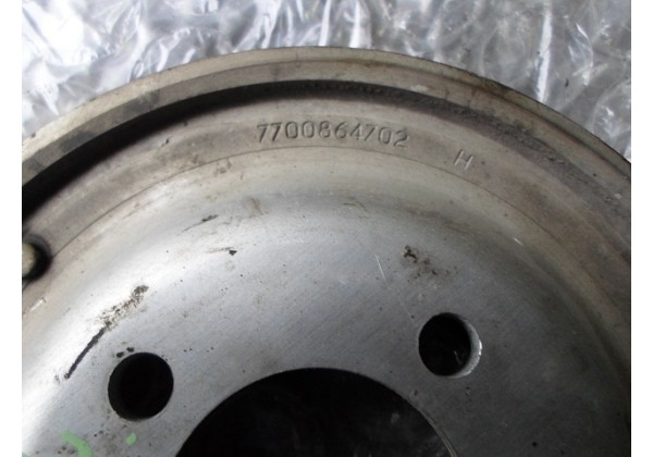 шків колінвала Renault Scenic, Megane, Logan, Clio II, Symbol II 1.4,1.6 8v, 7700864702